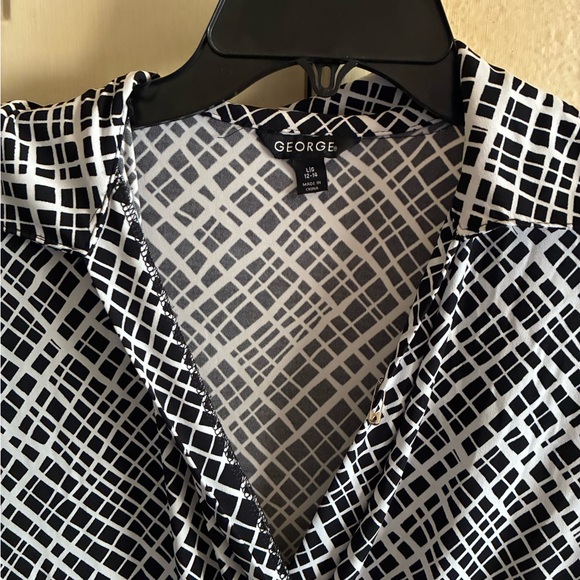 George Monochrome Checkered Blouse - Picture 5 of 6